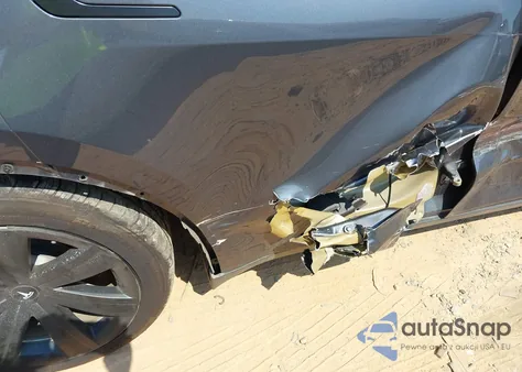 2023 Tesla Model Y Awd/Long Range Dual Motor All-Wheel Drive z USA, uszkodzony, nr VIN 7SAYGDEE9PF613842